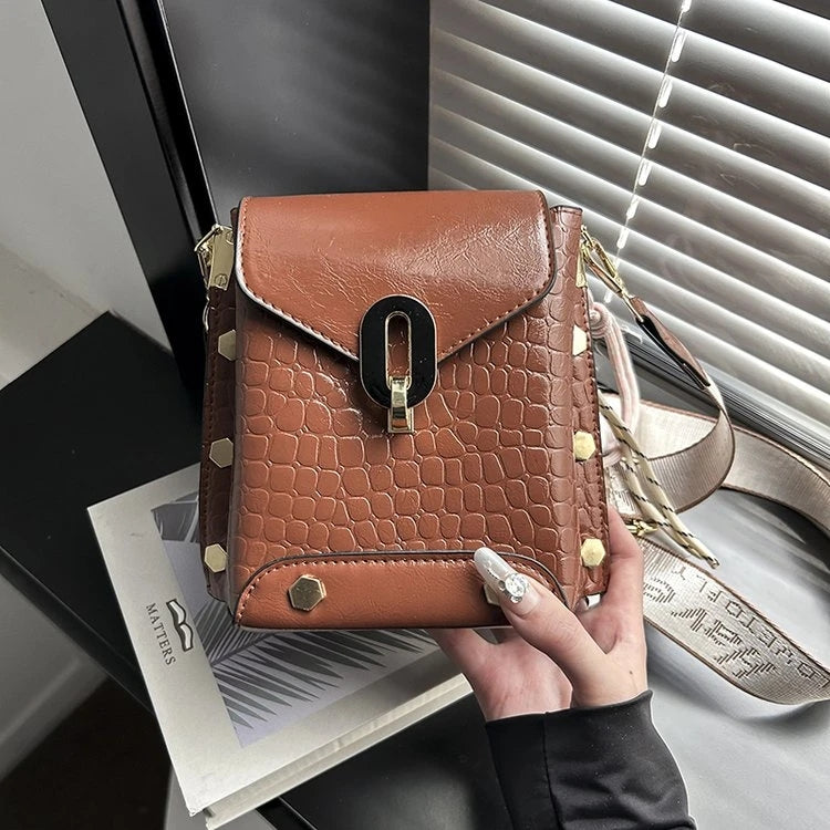 Select the price of the bag to place the order, return to WhatsApp to collect the orde